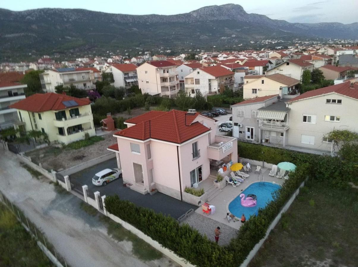 Villa Giulietta Каштела Экстерьер фото