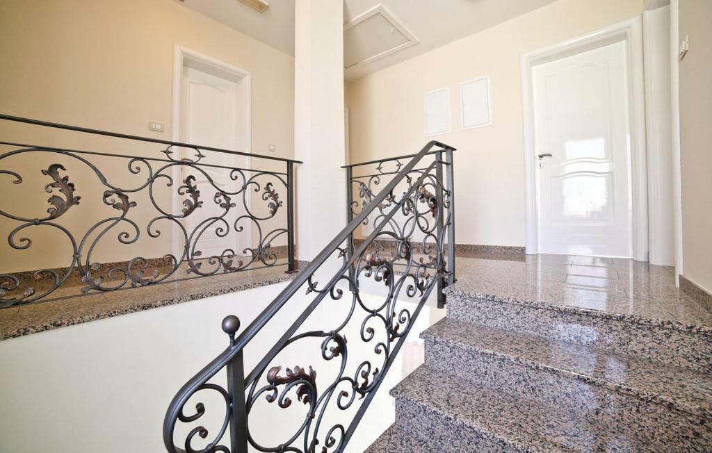 Villa Giulietta Каштела Экстерьер фото